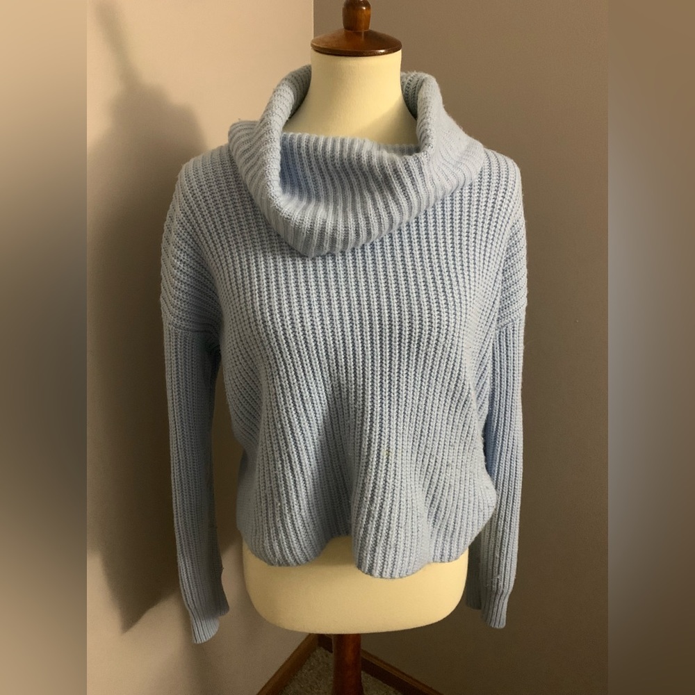 ✨FOREVER 21 TURTLENECK SWEATER✨
